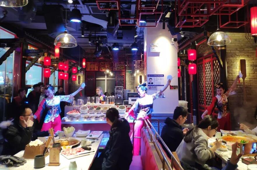 重慶洪崖洞哪家火鍋好吃?朝天門邀你看江景吃火鍋!