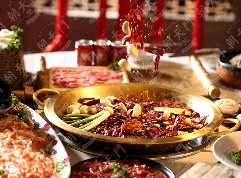 重慶老式火鍋加盟店,何不看看朝天門(mén)