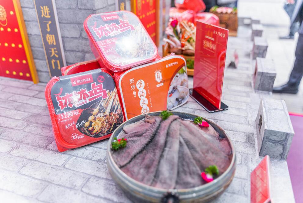 常寧開火鍋加盟店,如何通過特色吸引顧客?