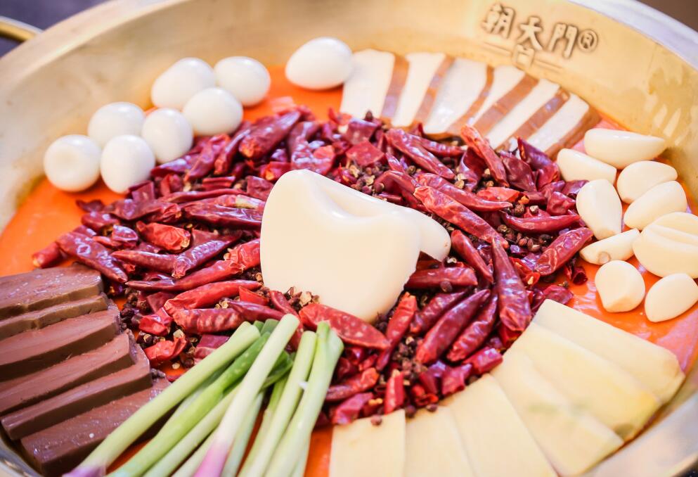 打造人氣網紅火鍋,就得勇于嘗試新事物!