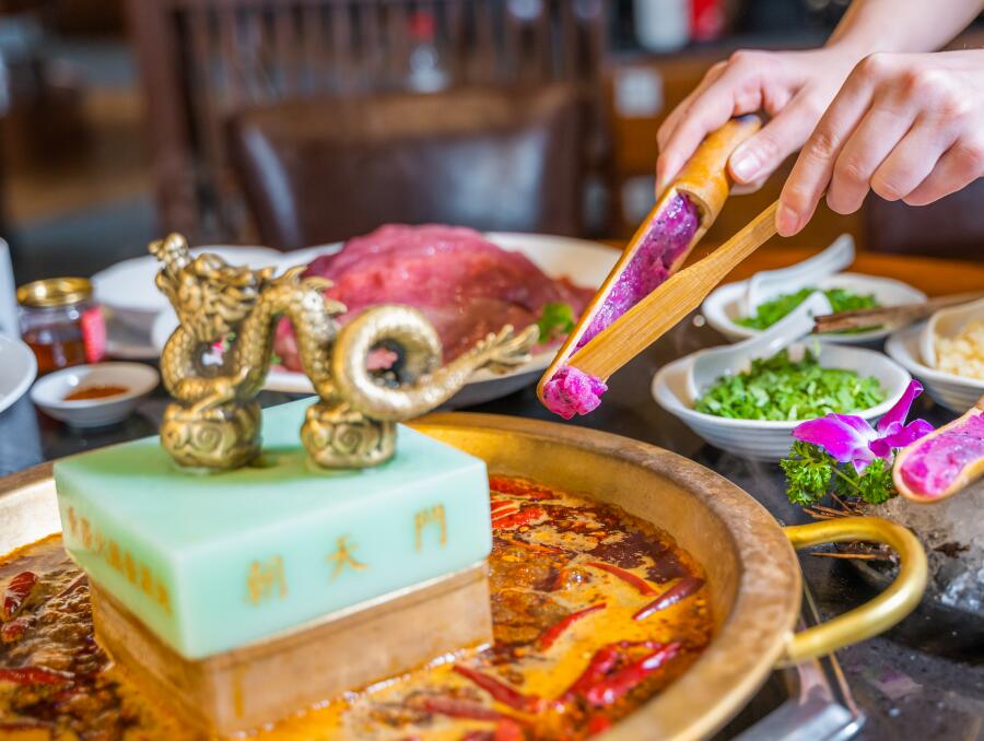 墊江開火鍋加盟店，如何做好戶外宣傳？