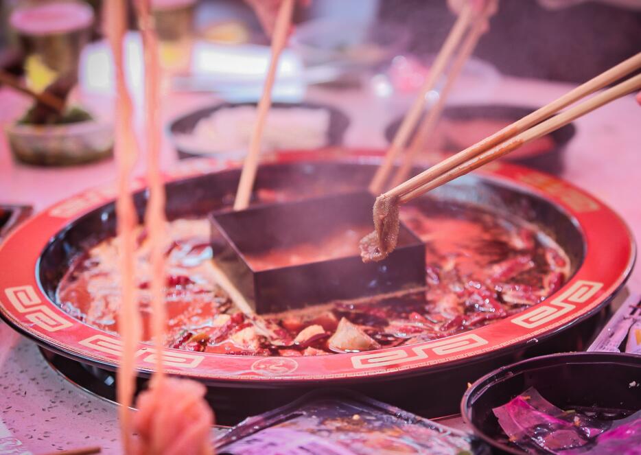 生活從來不缺重頭再來的勇氣，只缺一頓火鍋！