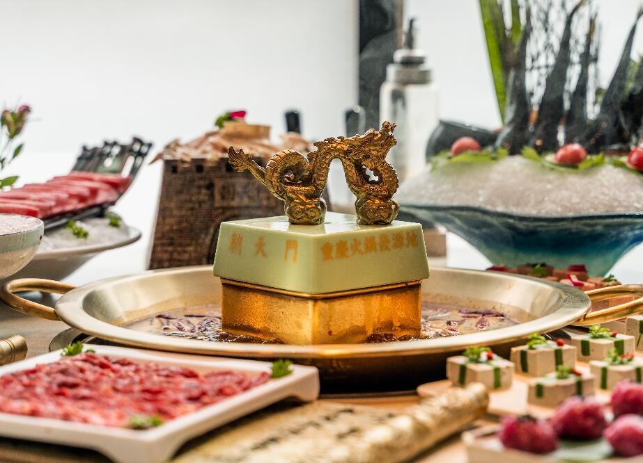 來朝天門吃火鍋，感受火鍋界的顏值天花板！