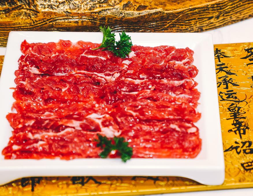 有誰知道火鍋連鎖店加盟費門檻是多少？