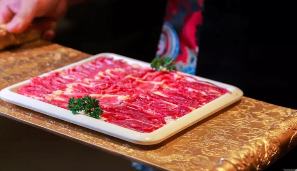 在西藏，吃一頓四川火鍋把，附帶美食旅行攻略！